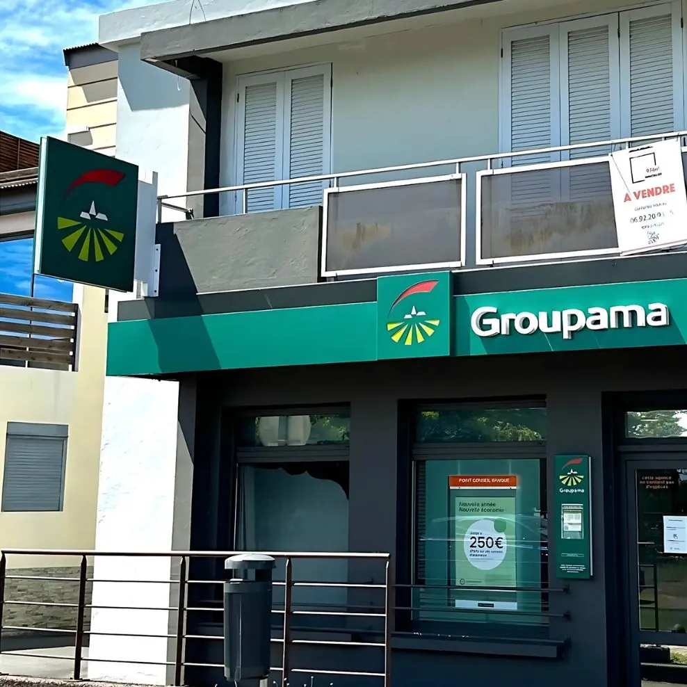 enseigne-drapeau-groupama-empreinte-locale