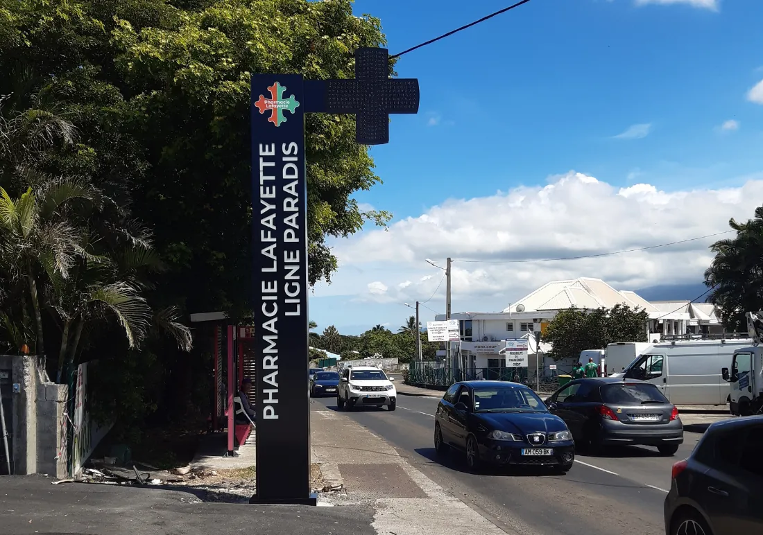 Croix_de_pharmacie_1